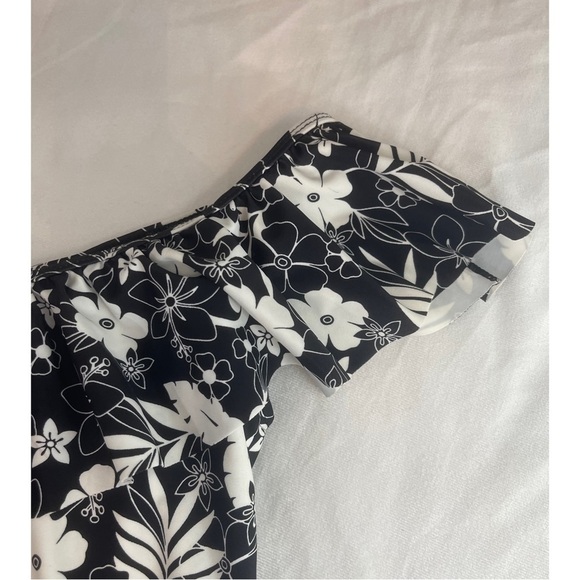 Cabana del Sol One Piece Floral Bathing Suit Size: L - Picture 8 of 11